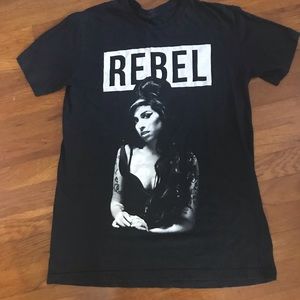 Amy Winehouse rebel graphic shirt